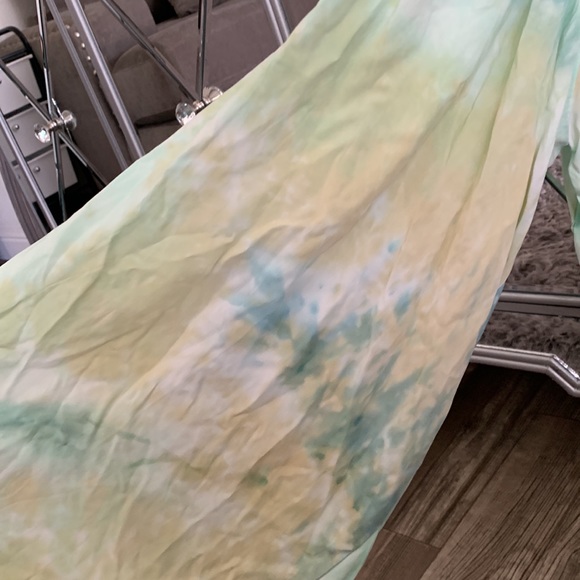 Tie Dye Crop Top - Picture 6 of 9